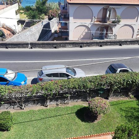 B&B Sea Terrace Aci Castello Exterior photo