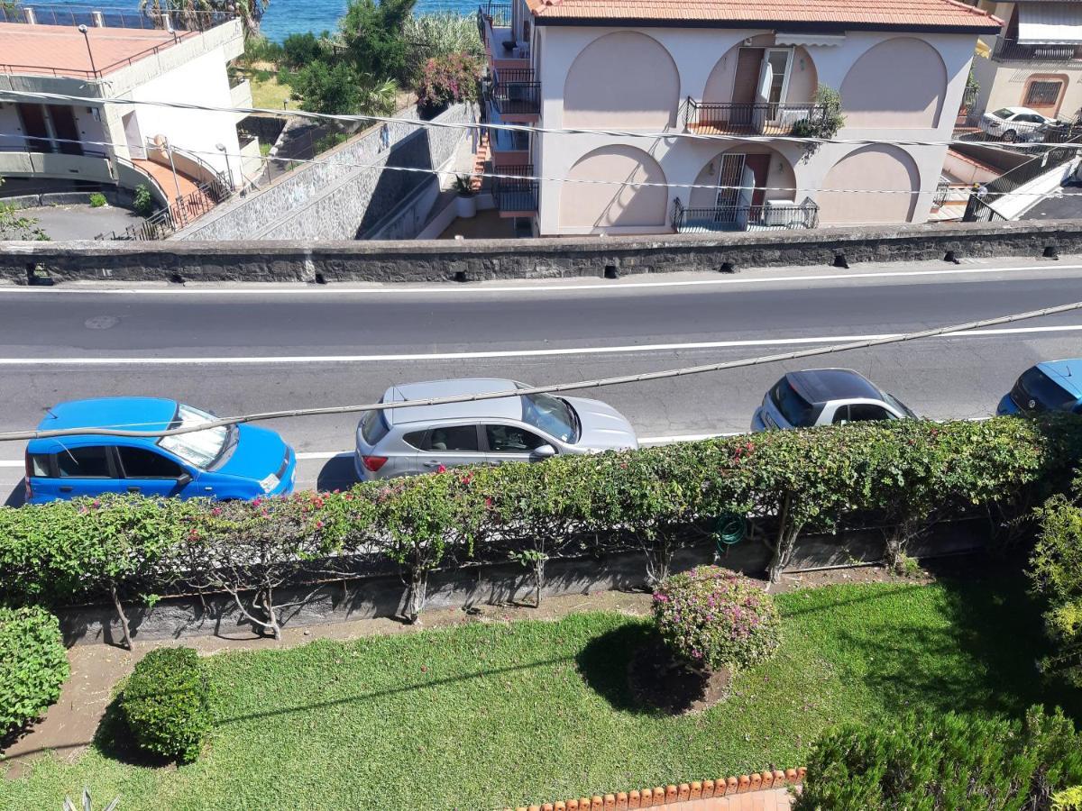 B&B Sea Terrace Aci Castello Exterior photo